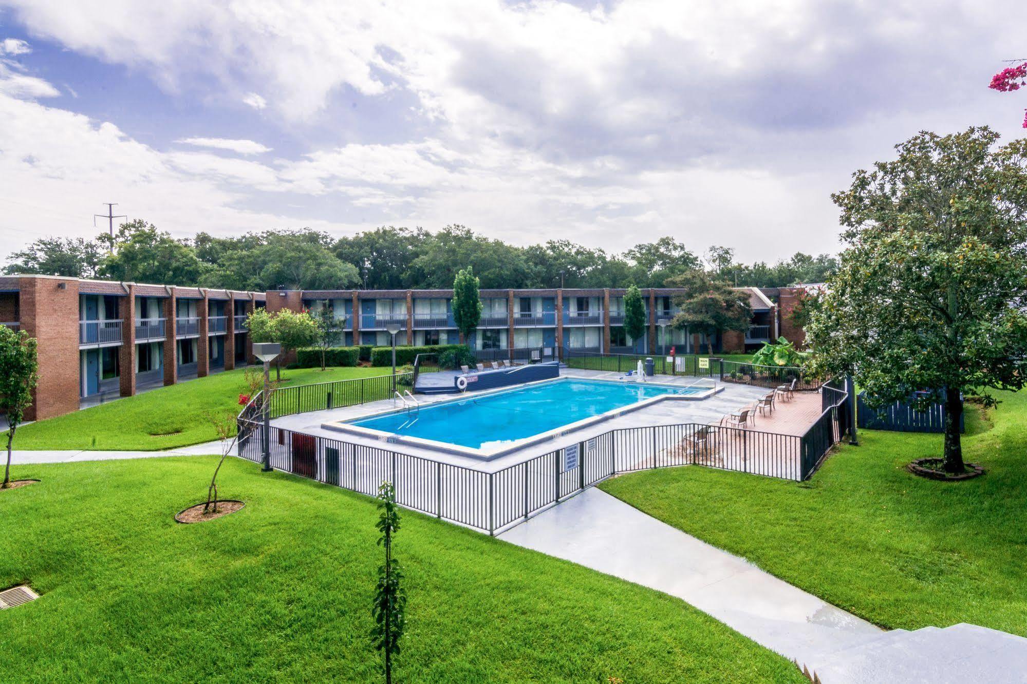 Rest And Relax Inn Pensacola Exterior foto